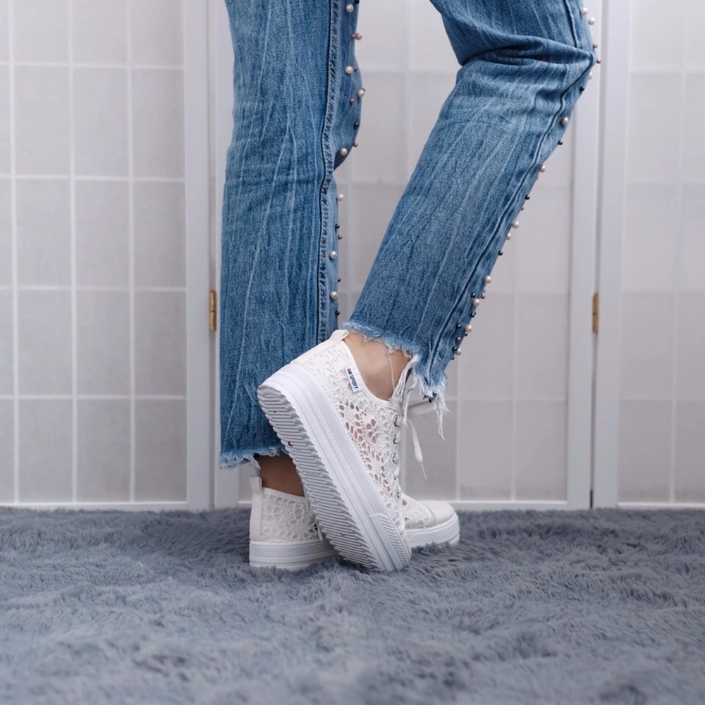 “Excuse Me While I Kiss The Sky” - Picture 5 of 8